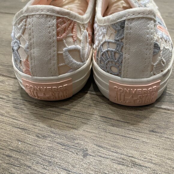 Converse Chuck Taylor All Star Butterfly Crochet Low Top Sneaker 7.5 - Picture 8 of 11
